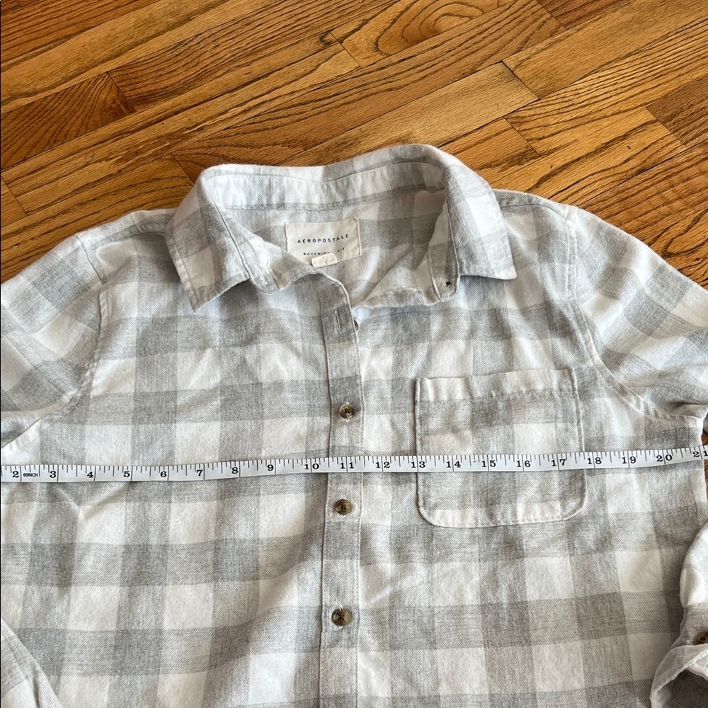 Aeropostale Light Gray Plaid Button-Down Shirt - Picture 5 of 5